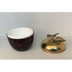 Seau à Glace en Forme de Pomme en Lucite Rouge et Laiton Doré — Travail Français, Vers 1970