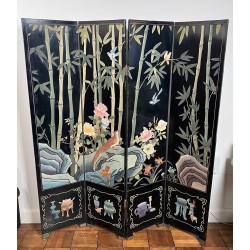 Paravent Quatre Panneaux en Laque Noire à Décors d'Oiseaux, Bambous et Fleurs — Travail Chinois, Vers 1950