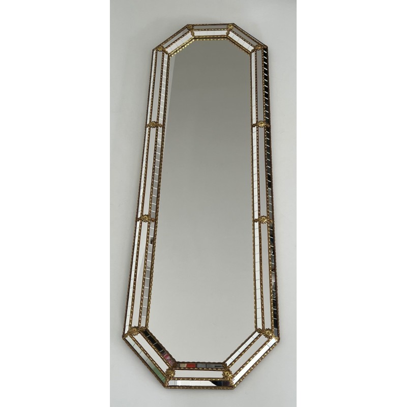 Grand Miroir Octogonal à Multiples Facettes et Guirlandes de Laiton — Travail Français, Vers 1970