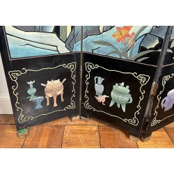 Paravent Quatre Panneaux en Laque Noire à Décors d'Oiseaux, Bambous et Fleurs — Travail Chinois, Vers 1950