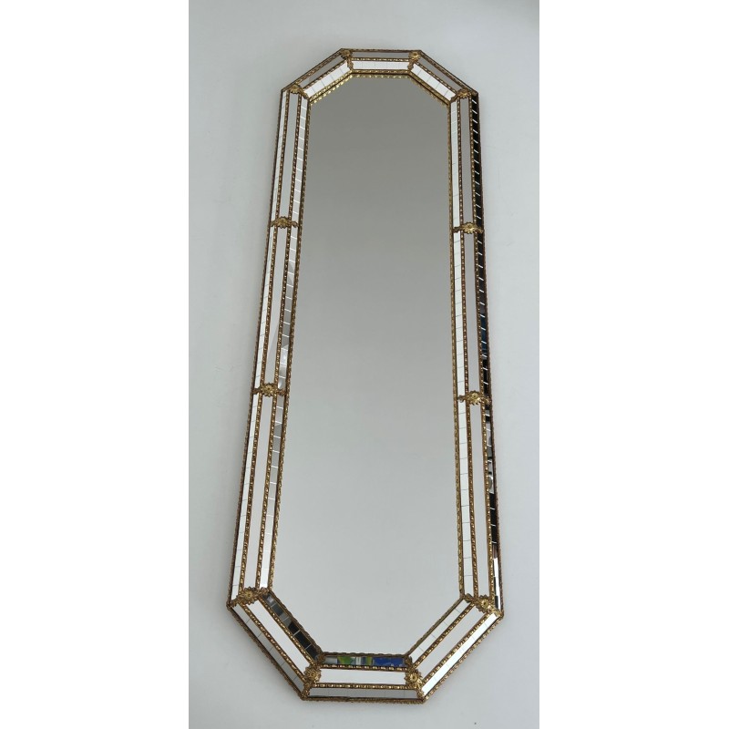 Grand Miroir Octogonal à Multiples Facettes et Guirlandes de Laiton — Travail Français, Vers 1970