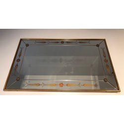 Grand Miroir Gravé de Décors Néoclassiques Dorés et Rouges — Travail Français, Vers 1970