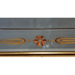 Grand Miroir Gravé de Décors Néoclassiques Dorés et Rouges — Travail Français, Vers 1970