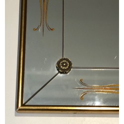 Grand Miroir Gravé de Décors Néoclassiques Dorés et Rouges — Travail Français, Vers 1970