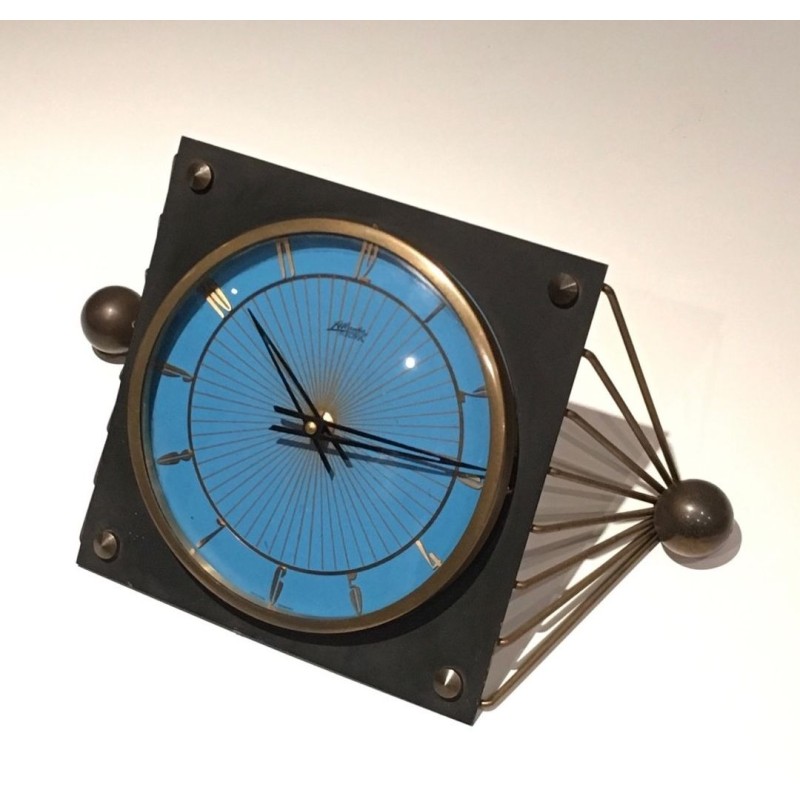 French Art Déco Desk Clock in Lacquered Metal and Brass with Geometric Wire Wings