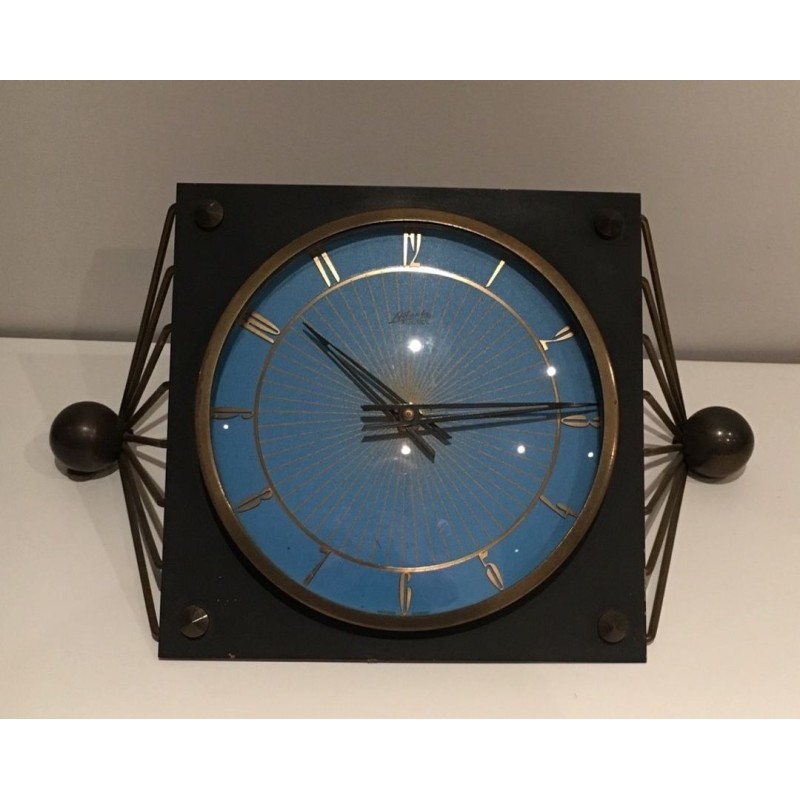 French Art Déco Desk Clock in Lacquered Metal and Brass with Geometric Wire Wings