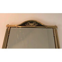 Miroir de Style Néoclassique en Laiton et Tôle Laquée à Décors De Coupe et Cols de Cygnes