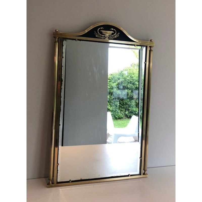 Miroir de Style Néoclassique en Laiton et Tôle Laquée à Décors De Coupe et Cols de Cygnes