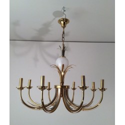 Lustre en Métal Doré et Porcelaine Blanche. Dans le Goût de la Maison Charles