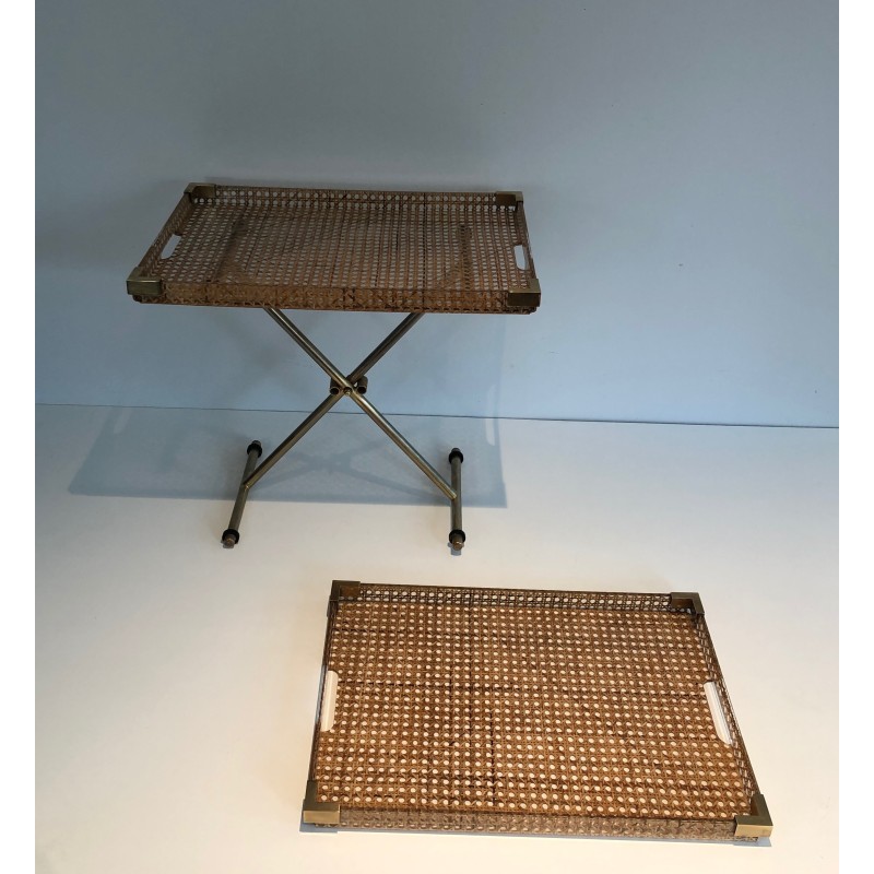 Paire de Plateaux en Plexiglass et Cannage et Un Portant Pliant