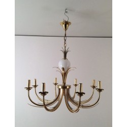 Lustre en Métal Doré et Porcelaine Blanche. Dans le Goût de la Maison Charles
