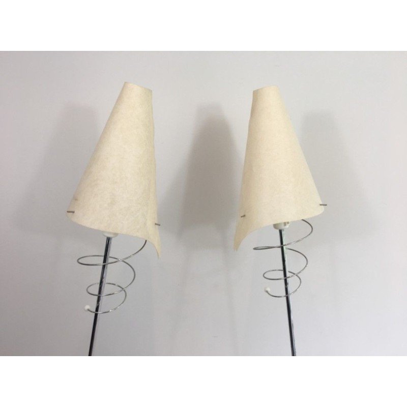Paire de Lampadaires Design en Chrome, Métal Laqué Blanc et Abat-Jours en Plastique