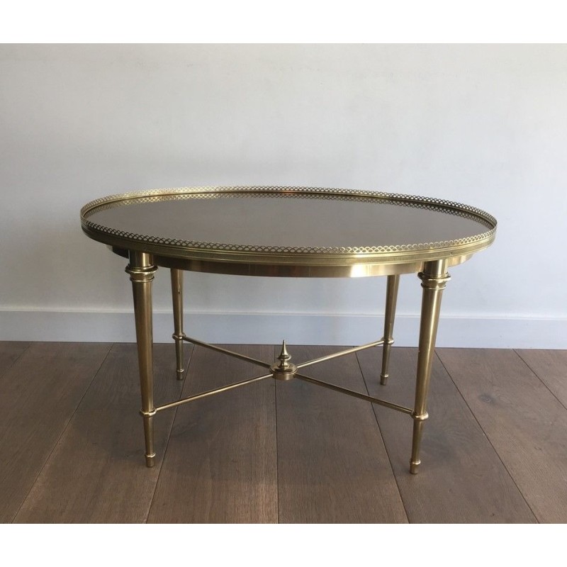 Table Basse Ronde Néoclassique en Laiton Travaillé à l'Acide par la Maison Ramsay, Travail Français, Vers 1940