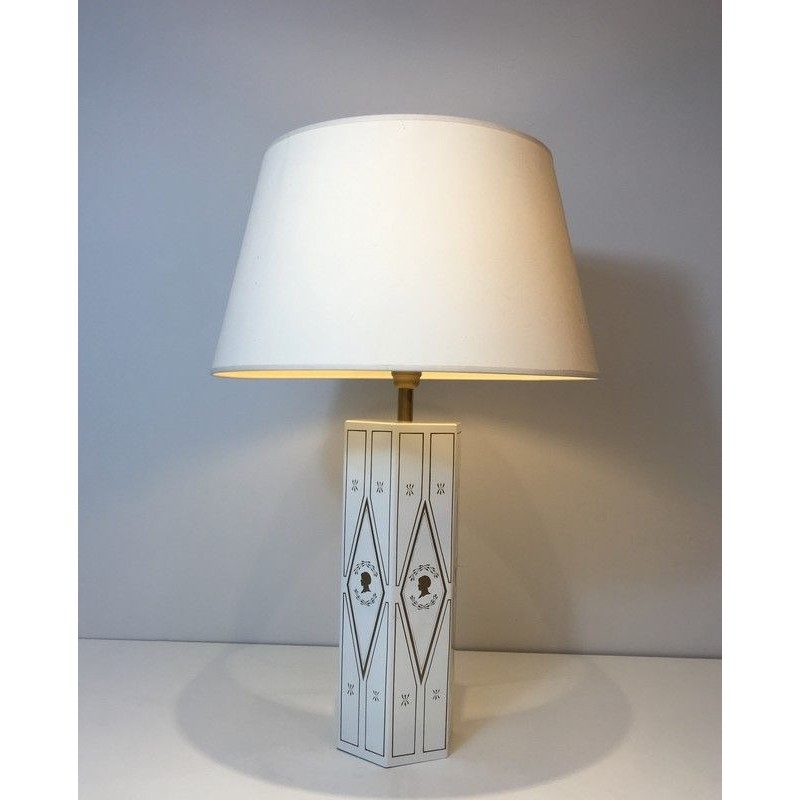Neoclassical Style White Lacquered Tôle Table Lamp with Gilt Decorations, French Work, Circa 1970