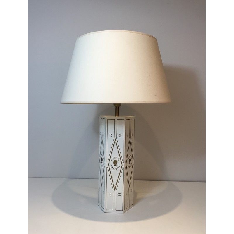 Neoclassical Style White Lacquered Tôle Table Lamp with Gilt Decorations, French Work, Circa 1970