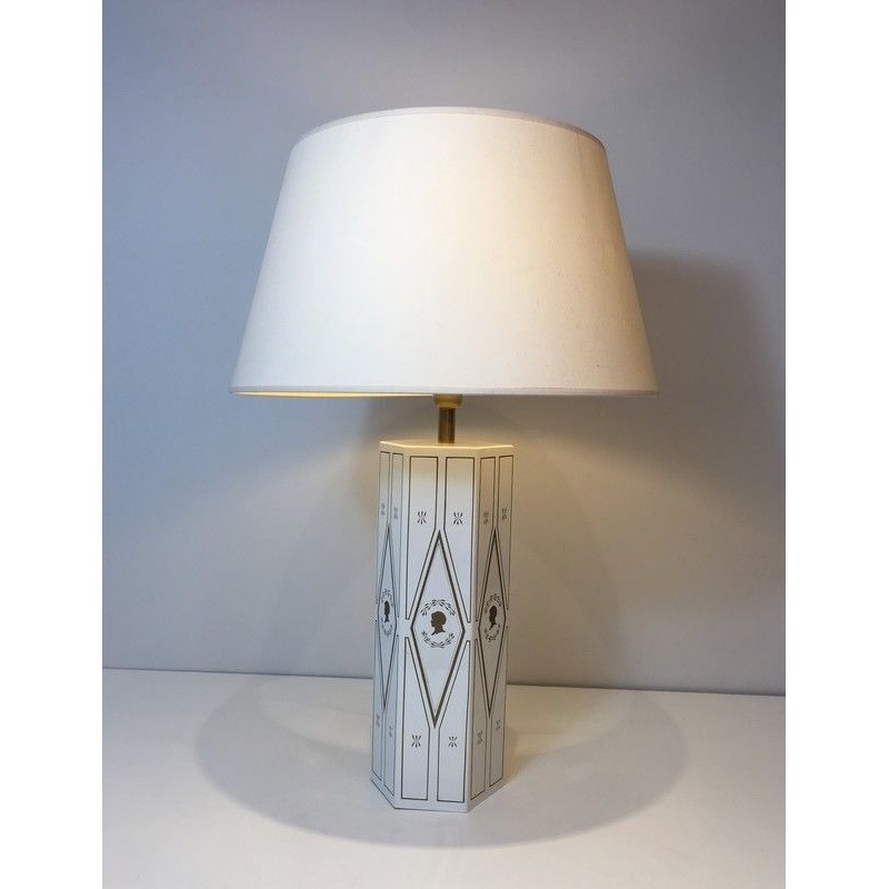 Neoclassical Style White Lacquered Tôle Table Lamp with Gilt Decorations, French Work, Circa 1970