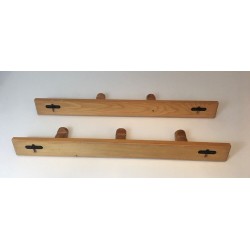 Charlotte Perriand, Paire de Porte-Manteaux Muraux en Sapin, Travail Français, Vers 1970
