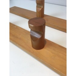 Charlotte Perriand, Paire de Porte-Manteaux Muraux en Sapin, Travail Français, Vers 1970