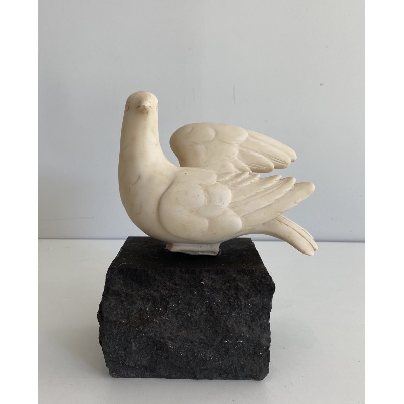 Sculpture en Marbre de Carrare Représentant une Colombe sur Socle en Pierre, Signée Del Torionne, Travail Italien, Vers 1950