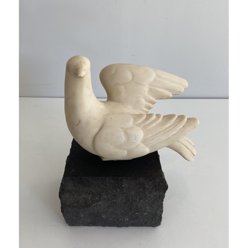 Sculpture en Marbre de Carrare Représentant une Colombe sur Socle en Pierre, Signée Del Torionne, Travail Italien, Vers 1950
