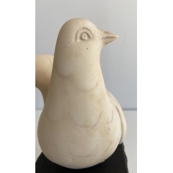 Sculpture en Marbre de Carrare Représentant une Colombe sur Socle en Pierre, Signée Del Torionne, Travail Italien, Vers 1950