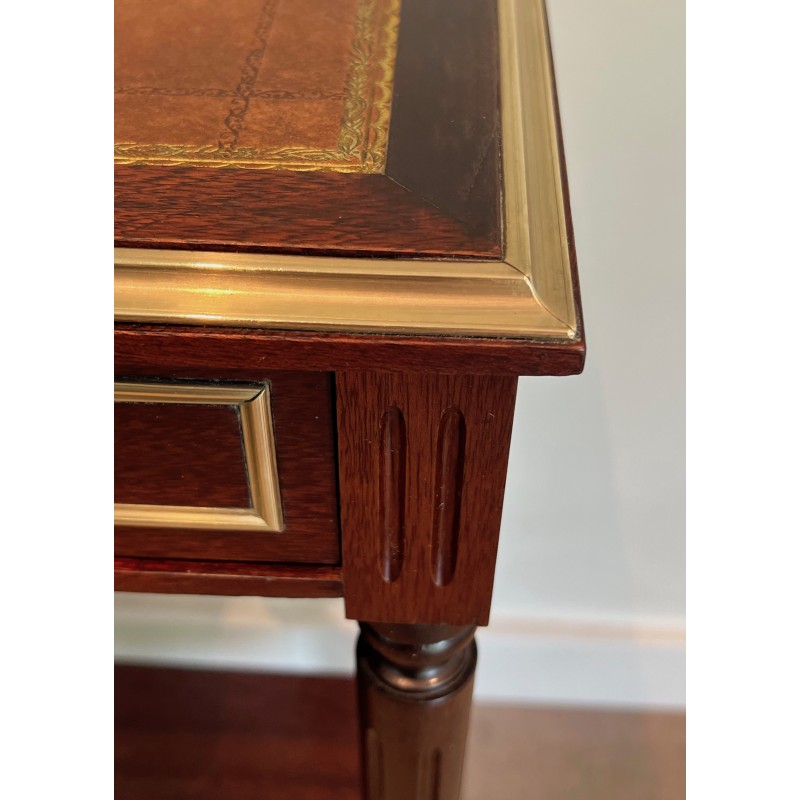Paire de Bouts de Canapé en Acajou et Laiton à Plateaux de Cuir in the Style of Maison Jansen. Circa 1940