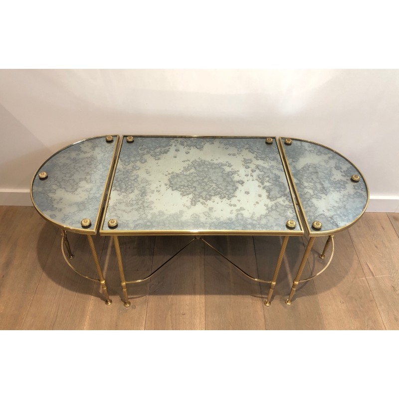 Table Basse Tripartite en Laiton et Miroirs Églomisés de la Maison Baguès, Travail Français, Vers 1940