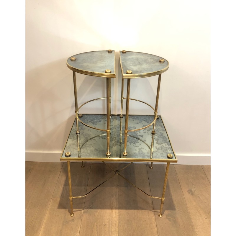 Table Basse Tripartite en Laiton et Miroirs Églomisés de la Maison Baguès, Travail Français, Vers 1940