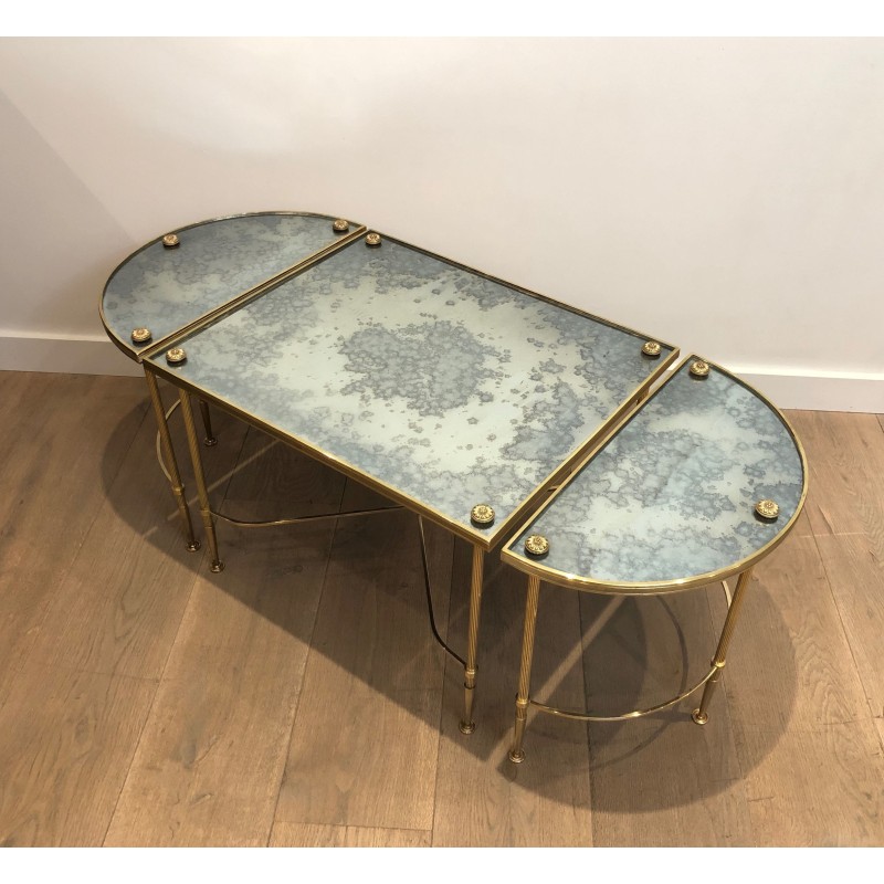 Table Basse Tripartite en Laiton et Miroirs Églomisés de la Maison Baguès, Travail Français, Vers 1940
