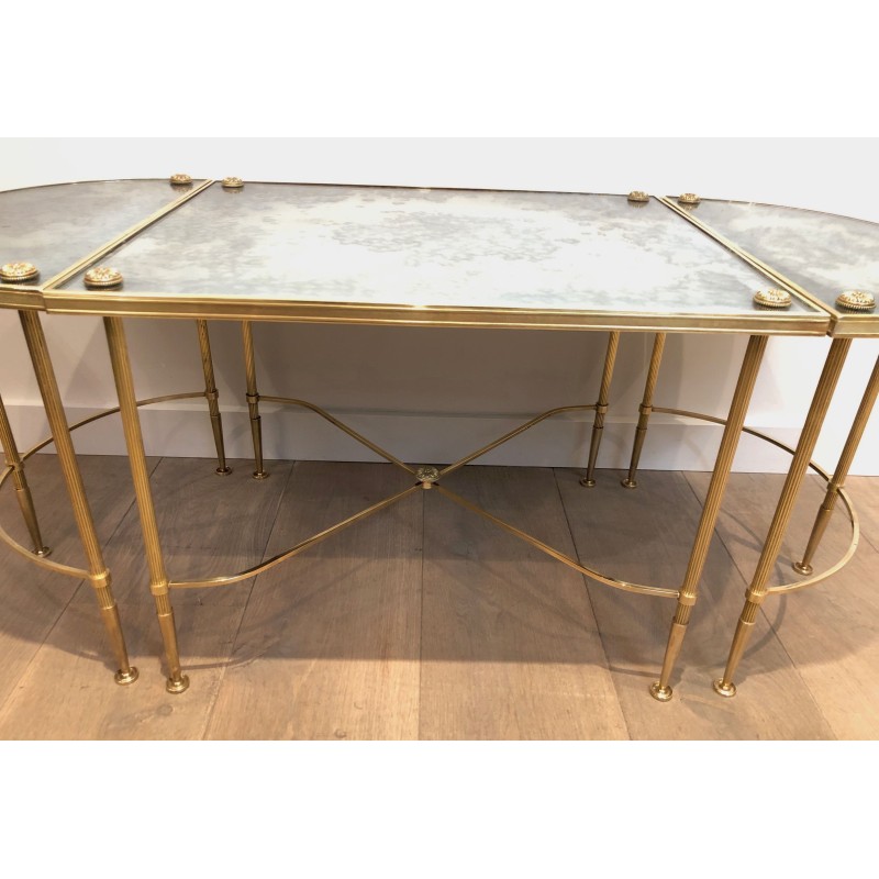 Table Basse Tripartite en Laiton et Miroirs Églomisés de la Maison Baguès, Travail Français, Vers 1940