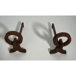 Paire de Chenets Modernistes en Fer Forgé, Travail Français dans le Goût de Jacques Adnet, Vers 1950