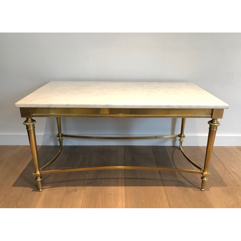 Table Basse Néoclassique en Laiton et Plateau de Marbre Blanc de Carrare, dans le Goût de la Maison Ramsay, Vers 1940