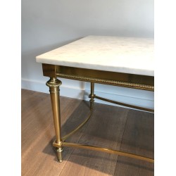Table Basse Néoclassique en Laiton et Plateau de Marbre Blanc de Carrare, dans le Goût de la Maison Ramsay, Vers 1940