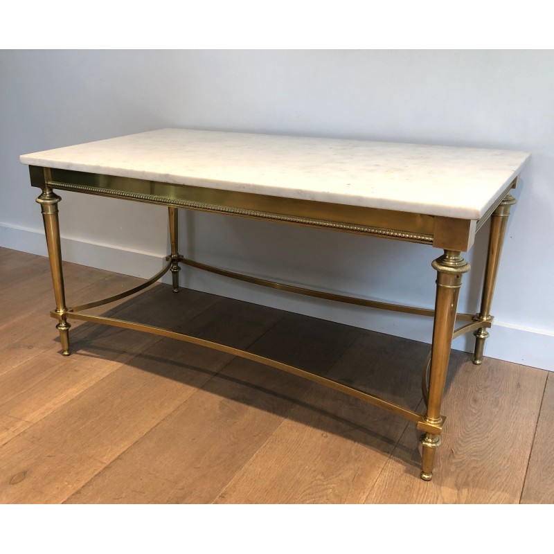 Table Basse Néoclassique en Laiton et Plateau de Marbre Blanc de Carrare, dans le Goût de la Maison Ramsay, Vers 1940