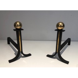 Paire de Chenets Modernistes en Acier, Fer Forgé et Laiton, dans le Goût de Jacques Adnet, Vers 1940