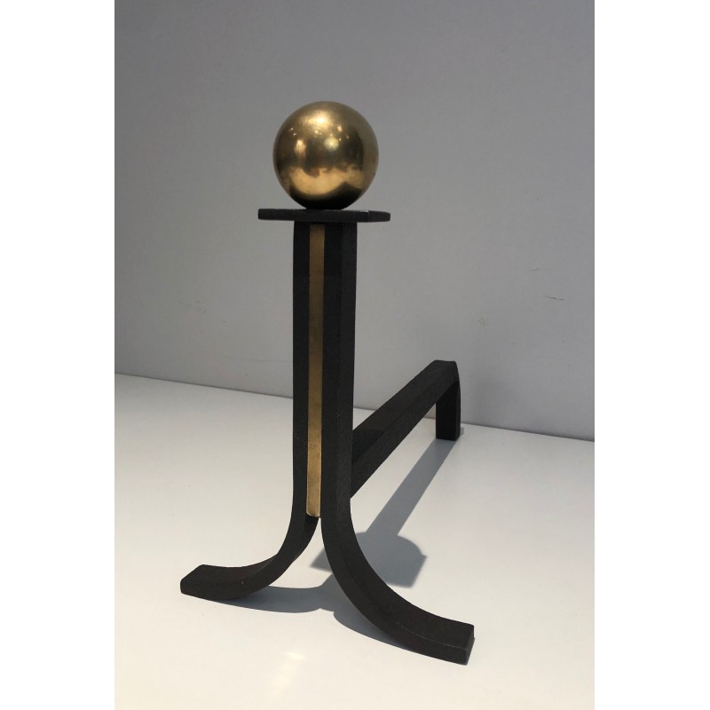 Paire de Chenets Modernistes en Acier, Fer Forgé et Laiton, dans le Goût de Jacques Adnet, Vers 1940
