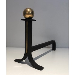 Paire de Chenets Modernistes en Acier, Fer Forgé et Laiton, dans le Goût de Jacques Adnet, Vers 1940