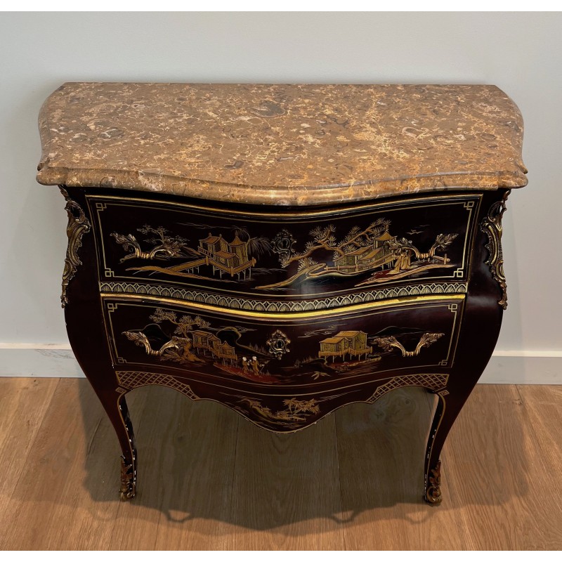 Petite Commode Laquée à Décors Chinoisants et Montures en Bronze, dans le Goût de la Maison Jansen, Vers 1940