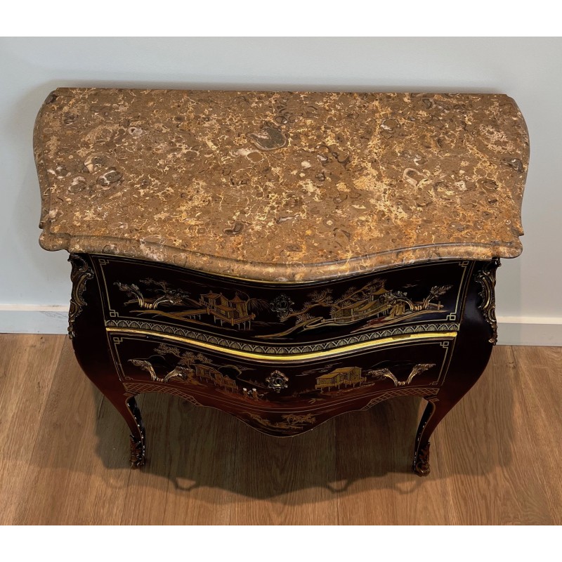 Petite Commode Laquée à Décors Chinoisants et Montures en Bronze, dans le Goût de la Maison Jansen, Vers 1940