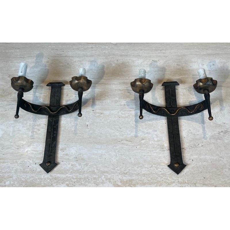 Paire d'Appliques en Fer Forgé au Blason à 2 Bras de Lumière