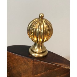 Valet de Nuit Néoclassique en Laiton et Velours Rouge, Maison Jansen, Vers 1940