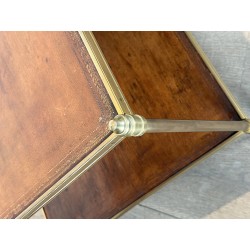 Importante Table Basse Néoclassique en Laiton à Deux Plateaux de Cuir, Maison Jansen, Vers 1940