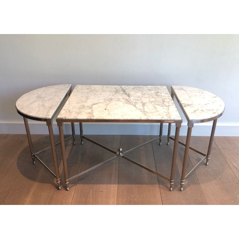 Table Basse Tripartite Néoclassique en Métal Argenté à Plateaux de Marbre de Carrare, Travail Français, Vers 1940