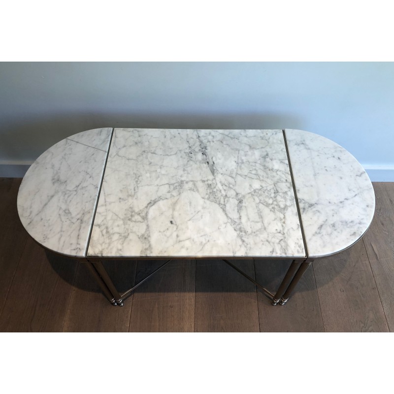 Table Basse Tripartite Néoclassique en Métal Argenté à Plateaux de Marbre de Carrare, Travail Français, Vers 1940