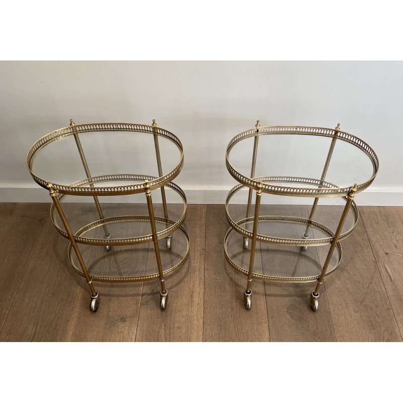 Paire de Tables Roulantes Ovales de Style Néoclassique en Laiton dans le Goût de la Maison Jansen
