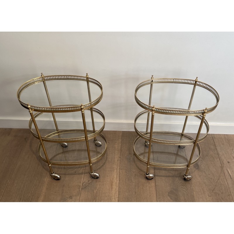 Paire de Tables Roulantes Ovales de Style Néoclassique en Laiton dans le Goût de la Maison Jansen