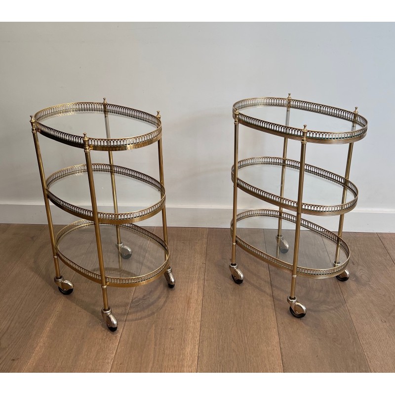 Paire de Tables Roulantes Ovales de Style Néoclassique en Laiton dans le Goût de la Maison Jansen
