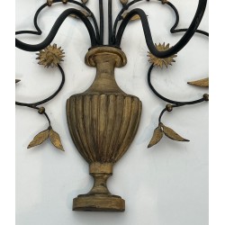Paire de Grandes Appliques Décoratives en Fer Forgé et Doré Représentant un Bouquet de Fleurs