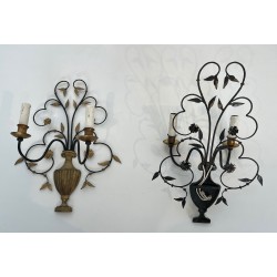 Paire de Grandes Appliques Décoratives en Fer Forgé et Doré Représentant un Bouquet de Fleurs