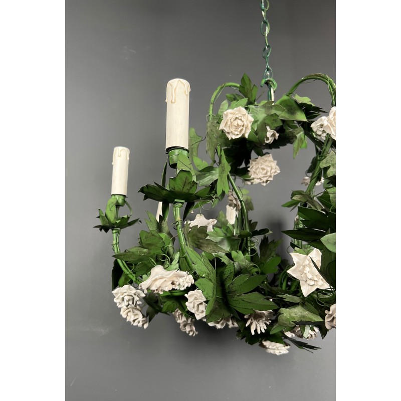 Important Lustre Feuillage à Huit Bras de Lumière en Tôle Peinte et Fleurs de Porcelaine, Travail Français, Vers 1970